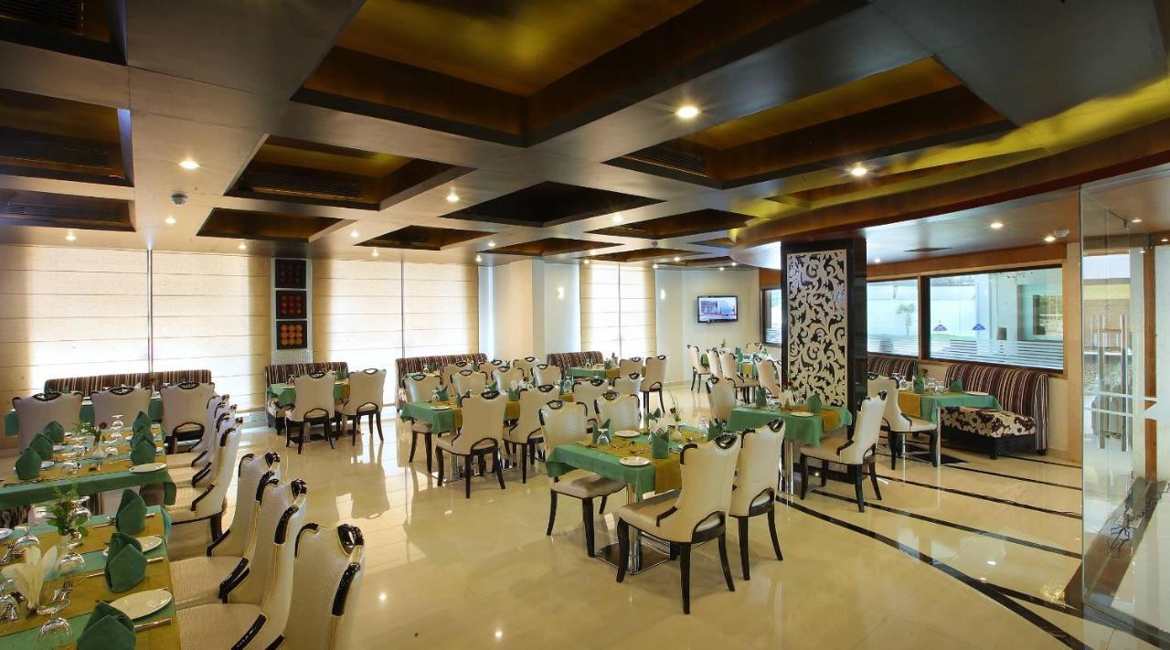 Hotel Port Palace Kovalam Exterior photo